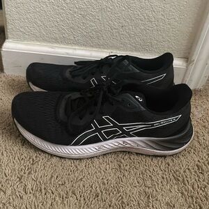 asics running shoes women’s 10